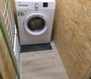 Grodzisk Mazowiecki Apartamento | 2 osobowe kawalerki w domkach FreezerHause Kozery- NoclegiGrodziskPL 792-535-535