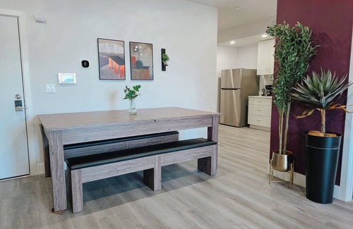 Center City Apartamento | 2 Parking Spots/Sleep 14/King Bed/Pool Table