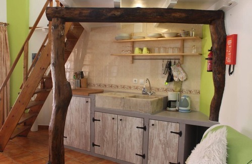 Alcobaca Casa | Estudio para 2 personas con acentos portugueses.