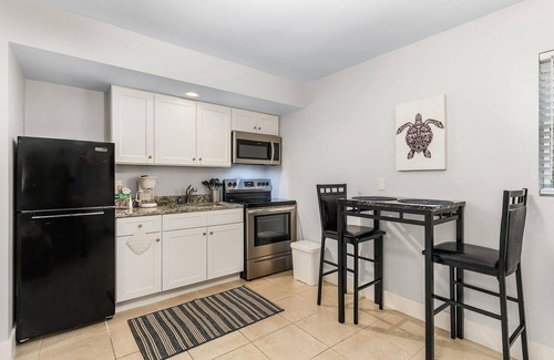 Matlacha Isles-Matlacha Shores Condominio | 2 Person Studio with Patio - Turtle Cove - Welcome to our stunning, newly renovated studio condo!