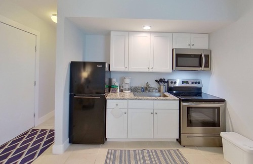 Matlacha Isles-Matlacha Shores Condominio | 2 Person Studio with Patio - Turtle Cove - Welcome to our stunning, newly renovated studio condo!