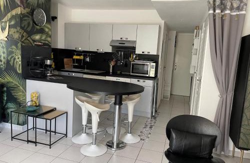 Martigues Apartamento | 2 Pièces 45m2, Calme, Confort, Mer à 200m, Jardin, Terrasse, Piscine
