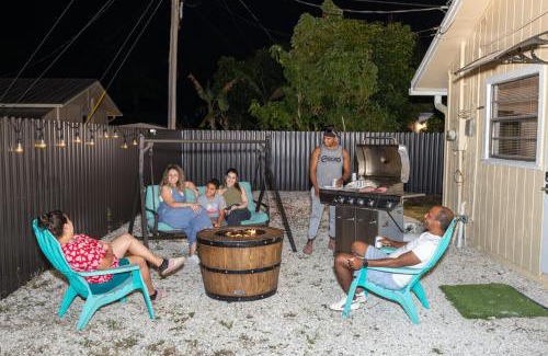 Lake Worth Apartamento | 2 PPL 5 mins to Golf Courses Patio Pets BBQ