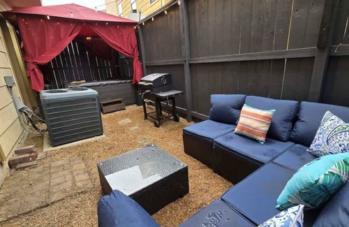 Woodlake - Briar Meadow Casa | 2 Prime Galleria Rentals Jacuzzi
