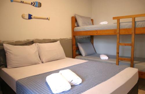 Guilhermina Apartamento | 2 Quartos com Varanda sendo 1 Suíte, Cozinha completa, Vista Mar - Condomínio Frente Mar, Lazer completo com Piscina coberta e aquecida, Estacionamento, Portaria 24h - Apto indicado para Grupos, Famílias e Hóspedes a Trabalho, Praia da Guilhermina