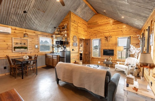 Wimberley Cabaña | 2-Queen Bedrooms #6 Farmhouse Charm by RusTx