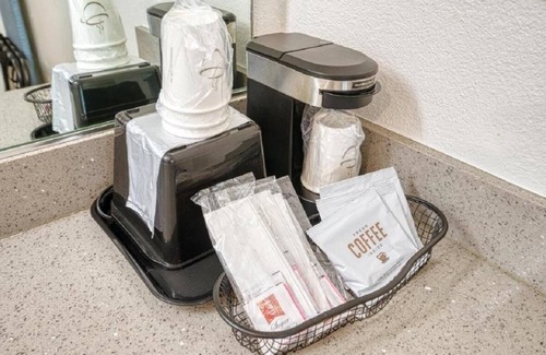 San Luis Obispo Casa | 2 Queen Beds Non-Smoking Accessible