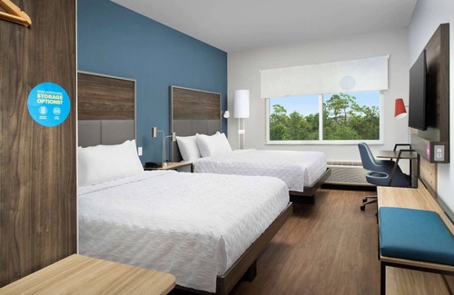 Florida Central Atlantic Coast Hotel | 2 Queen Beds | Tru by Hilton Orlando | with Free Breakfast & Pets are Welcome