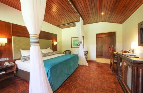 Naivasha Hotel | 2 Romantic Lakeside Rooms – Dine Under the Stars on Your Patio