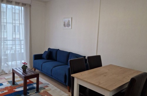 Republique–Point-du-Jour Apartamento | 2 room apartment, very bright, quiet