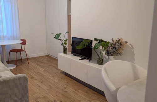 Asnieres-sur-Seine Apartamento | 2-room apartment, 2 steps from Asnières station - 7 mn from Paris St Lazare