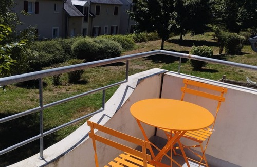 Saint-Geniez-d'Olt Apartamento | 2-ROOM APARTMENT BALCONY SWIMMING POOL VILLAGE GOÉLIA
