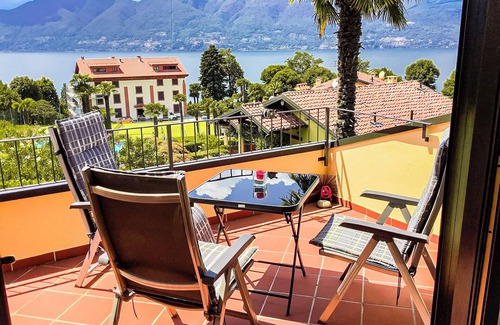 Luogo Ameno Apartamento | 2-room apartment with balcony and terrace in a park with pool