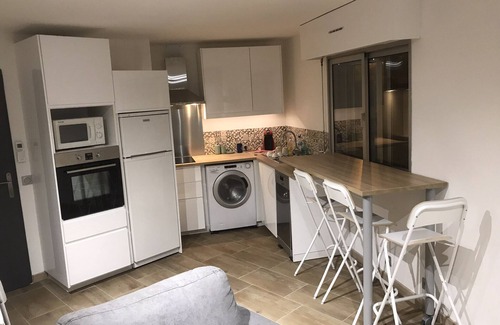 Cannes La Bocca Apartamento | Apartamento de 2 habitaciones, frente al mar