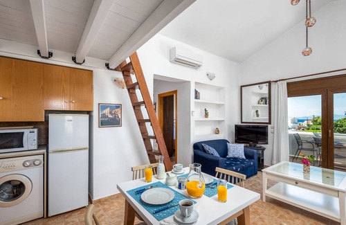 Ialyssos Apartamento | Villa Mylos studios, ARES - Apartamento de 2 habitaciones con excelentes vistas al mar en Ialysos