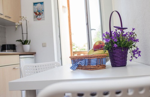 Anger-Crottendorf Apartamento | Apartamento de 2 habitaciones, cocina, baño, balcón, televisión por cable, internet inalámbrico, tranquilo - cerca del centro de la ciudad
