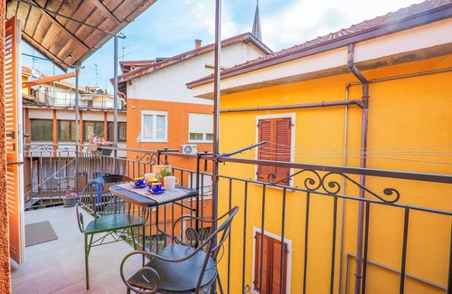 Omegna Apartamento | 2-room corner apartment with balcony in the heart of the old town