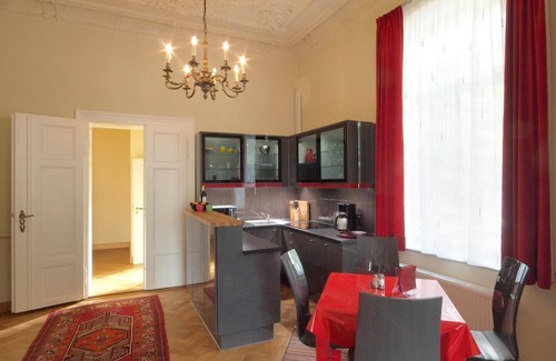 Suedvorstadt Apartamento | 2-room flat in Dresden-Südvorstadt, raised ground floor, 1 double bed, diningroo