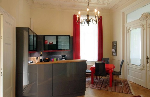 Suedvorstadt Apartamento | 2-room flat in Dresden-Südvorstadt, raised ground floor, 1 double bed, diningroo