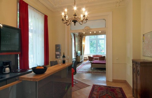 Suedvorstadt Apartamento | 2-room flat in Dresden-Südvorstadt, raised ground floor, 1 double bed, diningroo