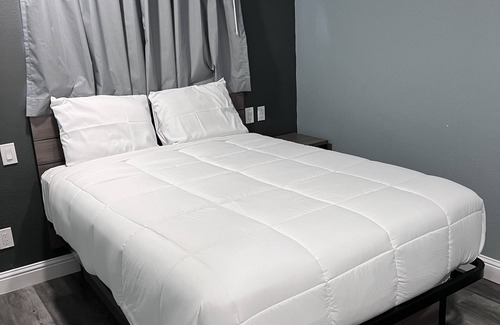 Westside Santa Cruz Hotel | 2 Room Suite - Indoor Pool and Spa - Walk to the Boardwalk - No Cleaning Fee!