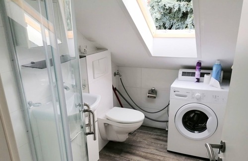 Ruesselsheim Casa | APARTAMENTO de 2 habitaciones Piso en la azotea cerca del aeropuerto de Frankfurt