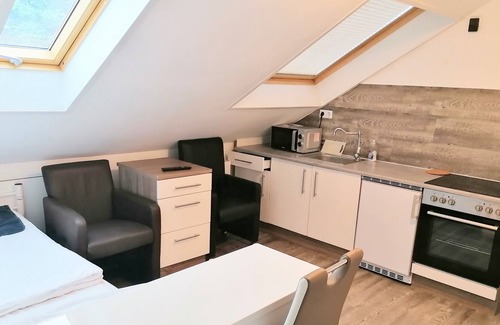 Ruesselsheim Casa | APARTAMENTO de 2 habitaciones Piso en la azotea cerca del aeropuerto de Frankfurt