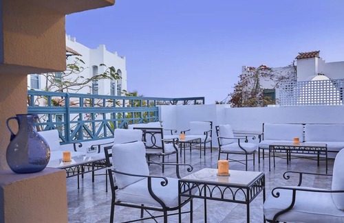 Sharm El Sheikh Hotel | 2 Rooms with Outdoor Pool Access at Vibrant Location - Ideal for Families