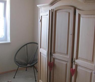 Unterallgau Casa | #2 Ruhiges gemütliches Gästezimmer mit 2 Einzelbetten Gemeinschaftsbad W-Lan Airport nah Late Night Check in Haus Nr 9,5
