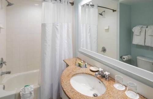 St. Pete Beach Hotel | 2 Seaside Rooms, Sunshine Bliss, 5 Onsite Swimming Pools