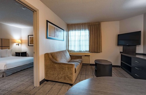 Fossil Creek Hotel | 2 Spacious, Recently Renovated Suites Perfect for Extended Stay