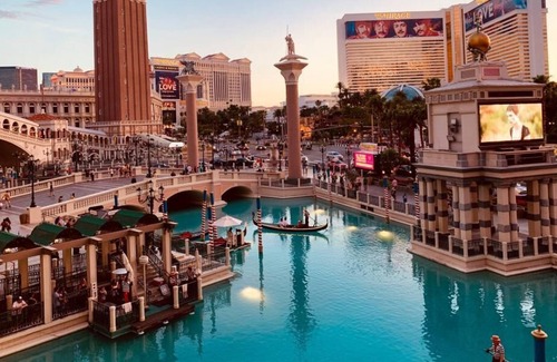 Gateway District Casa | 2 Spacious Suites Near Fremont Street Experience, Casino & Game Room, Pools!