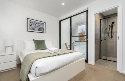 Braddon Casa | 2-Storey Lumiere Townhouse with Private Courtyard - Hosted by Canstay