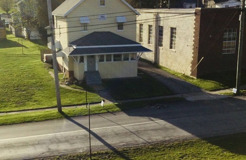 Clarion Casa | 2 story house - 1 block from Clarion University / Penn West Clarion
