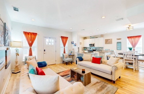 Silver Sands Casa | 2-story house near the beach with grill, washer/dryer, streaming, & central AC
