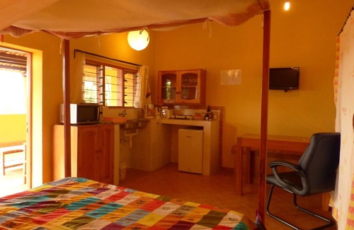 Bujumbura Apartamento | 2 Studio apartments with kitchen, terrace & garden