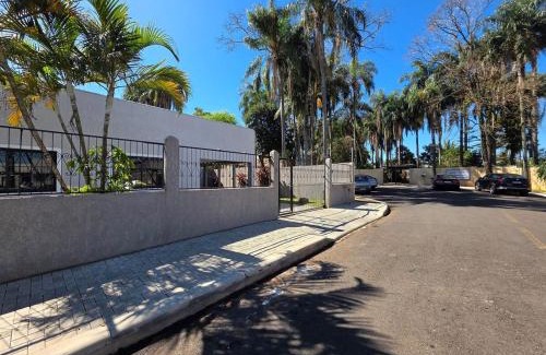 Foz do Iguacu Casa | 2 suítes e 2 quartos bairro tranquilo prox centro