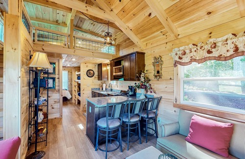 Mars Hill Cabina | 2 Tiny home cabins with private hot tubs, covered porches, & amazing views