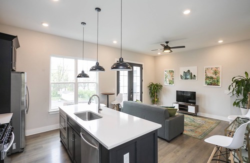 Nashville Casa | *2* Townhome Combo! 6 bd! Boutique Stays great for large groups!