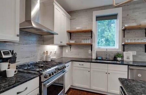 Eighth Avenue Casa | 2 Townhomes-Pool Table- Perfect for Groups!