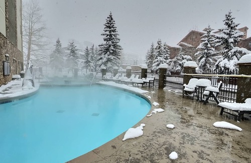 Crested Butte Condominio | 2 Unit Combo! Heated Pool, Hot Tub, Steam + Gym!