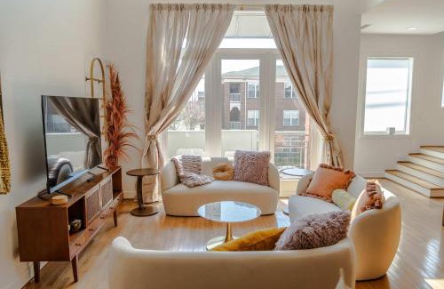 East Market District Apartamento | 2-Unit Condo in the Vibrant NuLu District