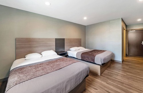 Foxboro Casa | 2 Units Close to Gillette Stadium, FREE Breakfast, Also Offers FREE Parking!