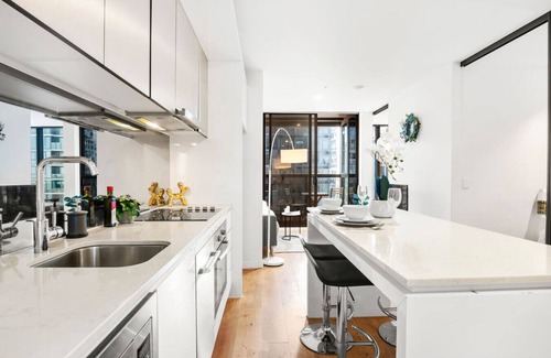 Docklands Apartamento | 2 Units! Dual Building CBD Living, 1 Min to SkyBus