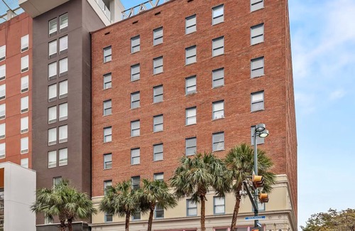 Downtown San Antonio Apartamento | 2 Units | Family Stay w/Modern Amenities | Near Top Landmarks