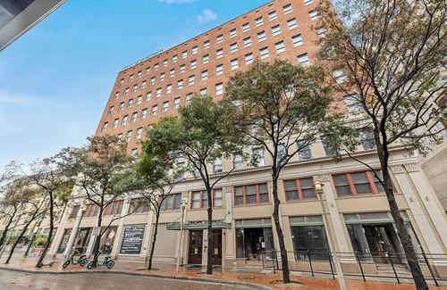 Downtown San Antonio Apartamento | 2 Units | Family Stay w/Modern Amenities | Near Top Landmarks