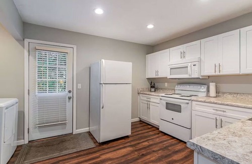 Nashville Condominio | 2 Units - Sleeps 16 - Mins. to Downtown/Airport