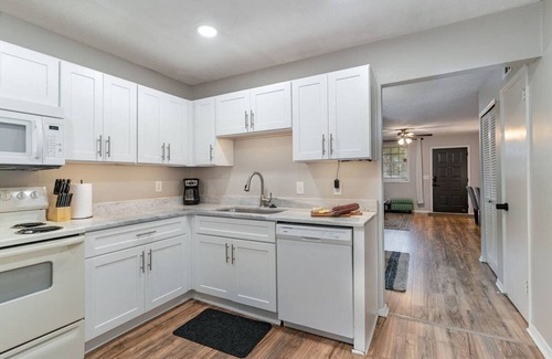Nashville Condominio | 2 Units - Sleeps 16 - Mins. to Downtown/Airport