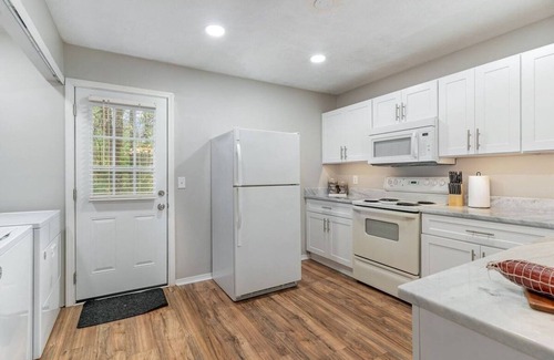 Nashville Condominio | 2 Units - Sleeps 16 - Mins. to Downtown/Airport