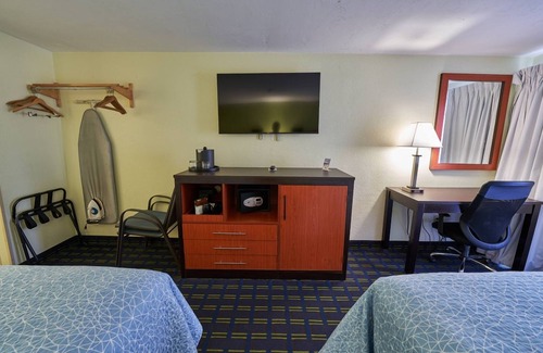 West Yarmouth Hotel | 2 Units with Hot Tub, Indoor Pool, Mini Golf, & Free Breakfast Offered Daily